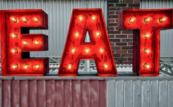 Promote your restaurant with marquee letters